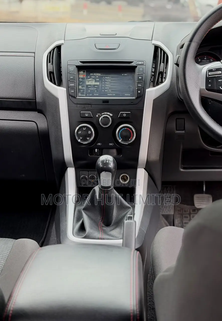 Isuzu D-MAX 2019 Red