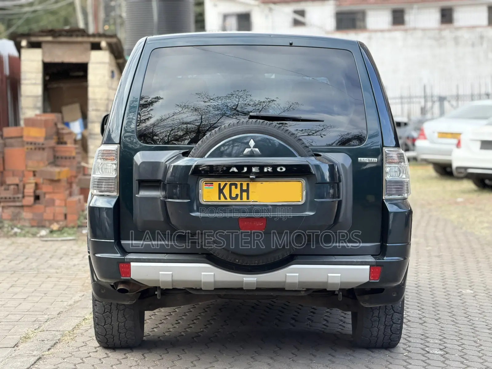 Mitsubishi Pajero 2010 Green