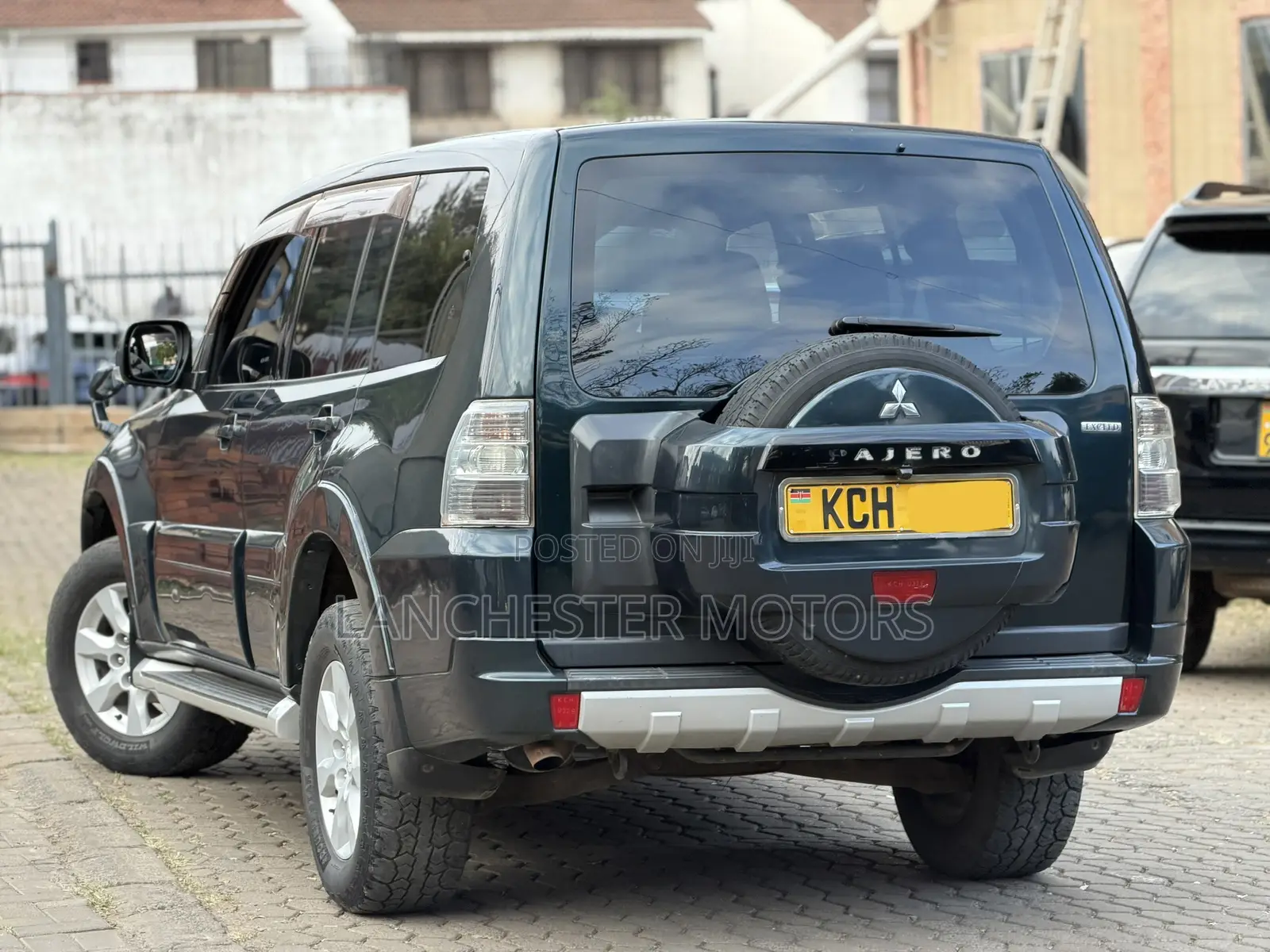 Mitsubishi Pajero 2010 Green