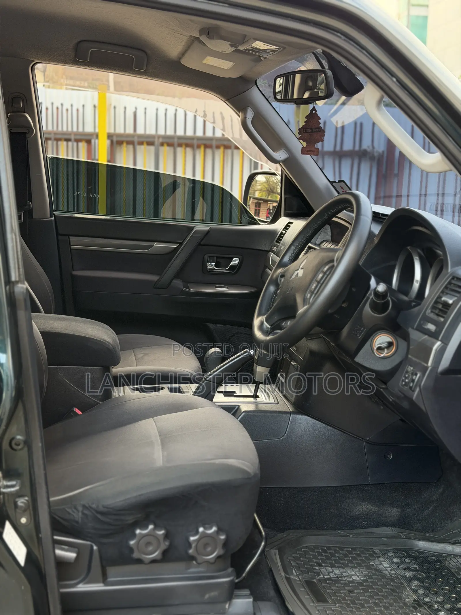 Mitsubishi Pajero 2010 Green
