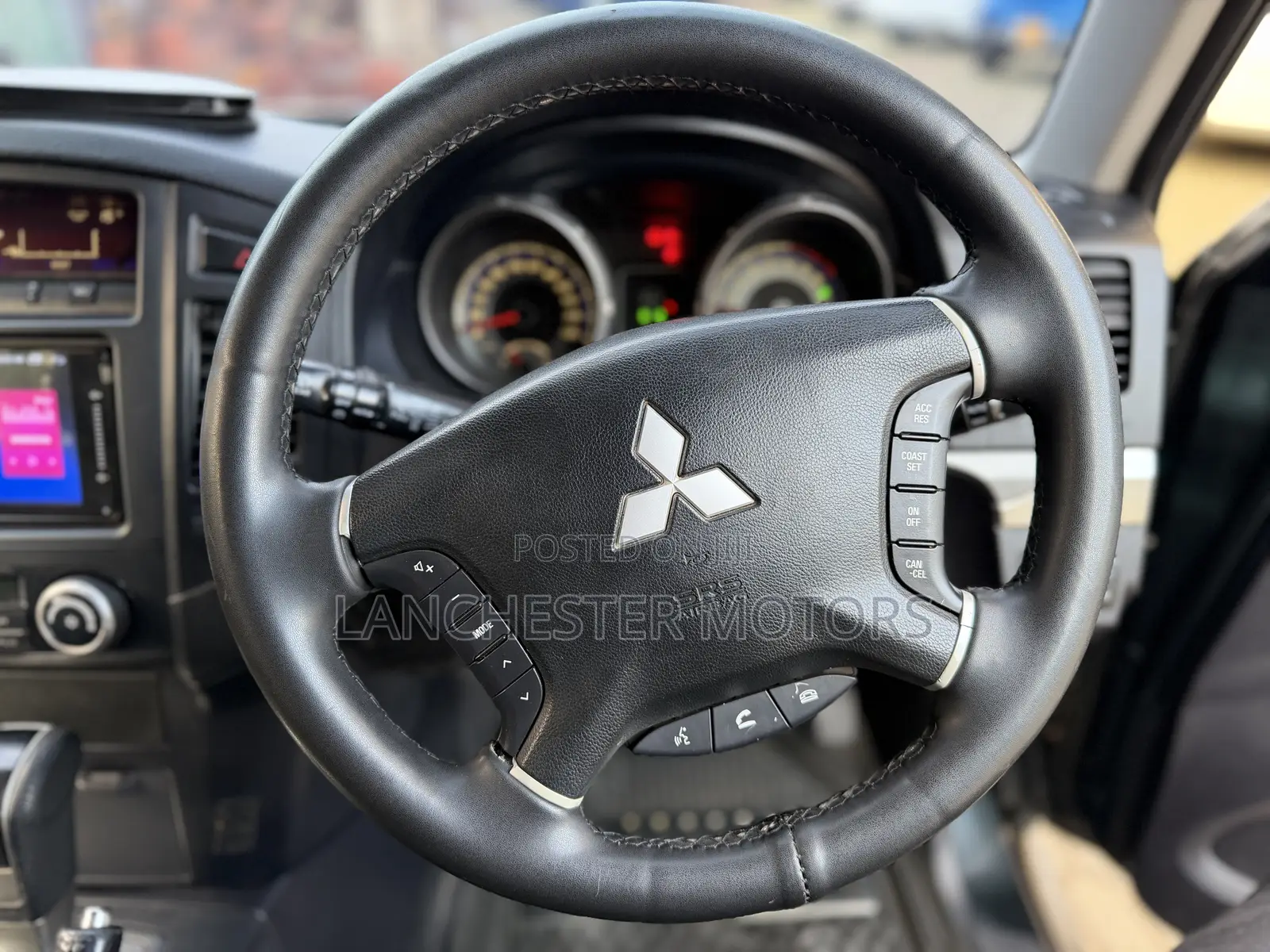 Mitsubishi Pajero 2010 Green