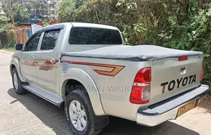 Toyota Hilux 2010 Beige