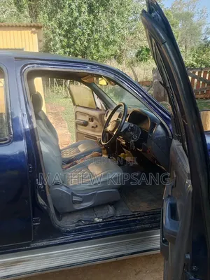 Toyota Hilux 1998 Blue