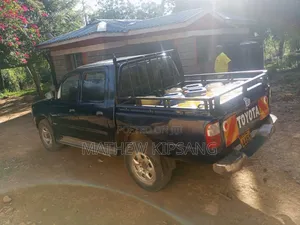 Toyota Hilux 1998 Blue