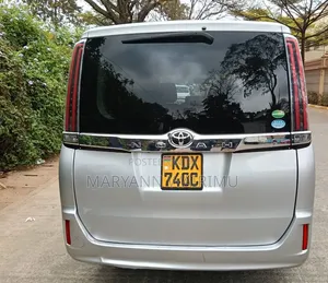 Toyota Noah 2.0 FWD (8 Seater) 2018 Silver