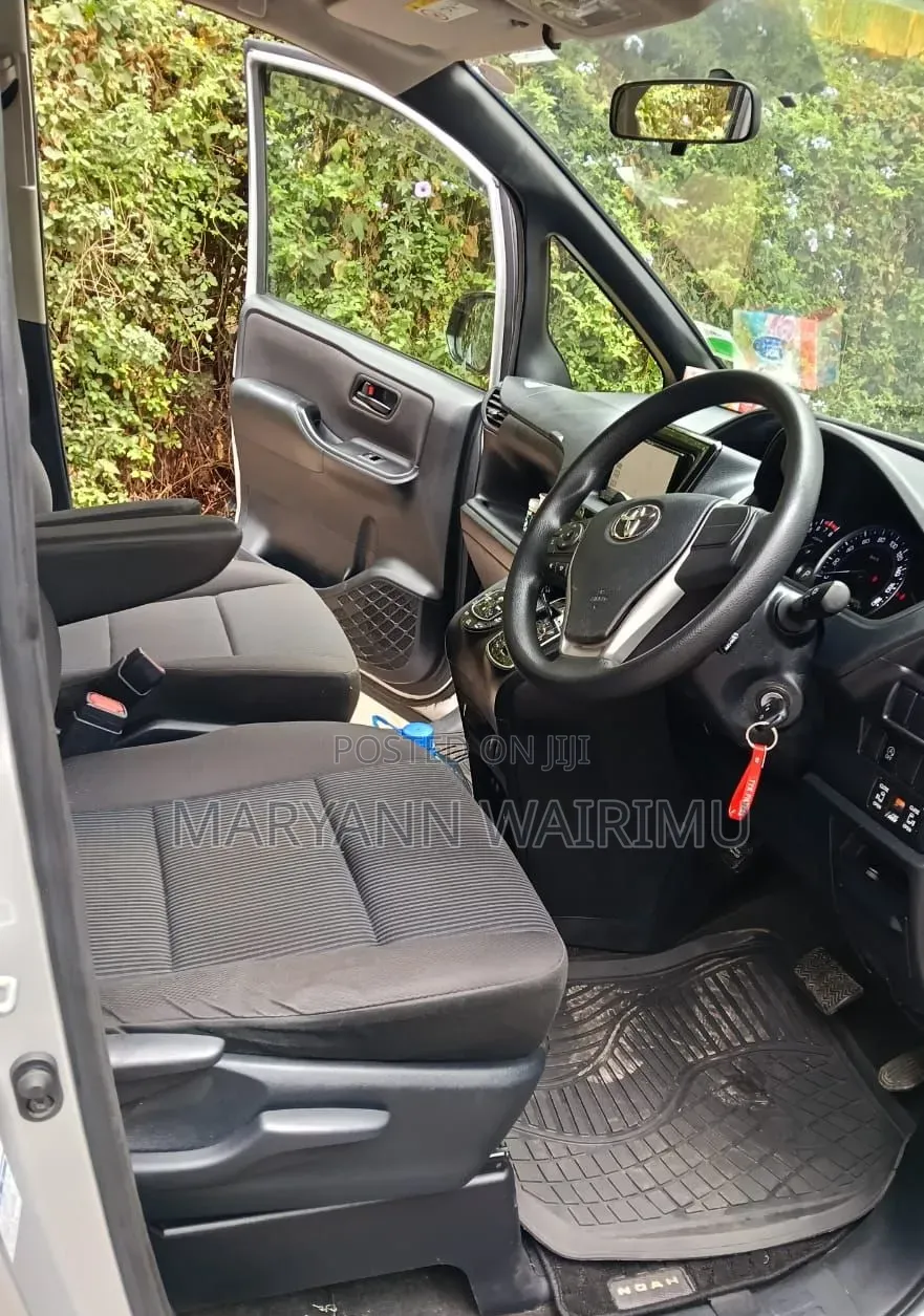 Toyota Noah 2.0 FWD (8 Seater) 2018 Silver