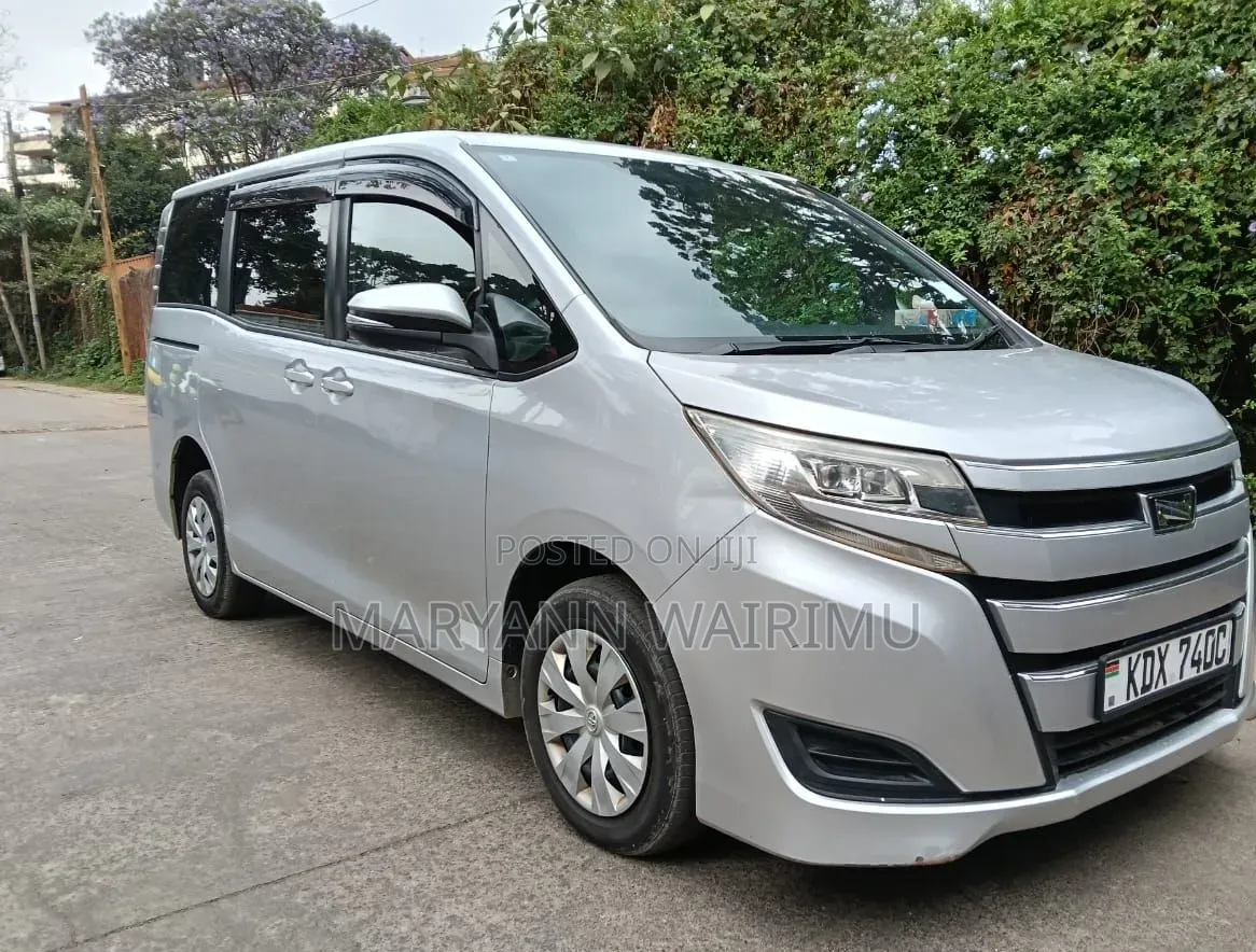 Toyota Noah 2.0 FWD (8 Seater) 2018 Silver