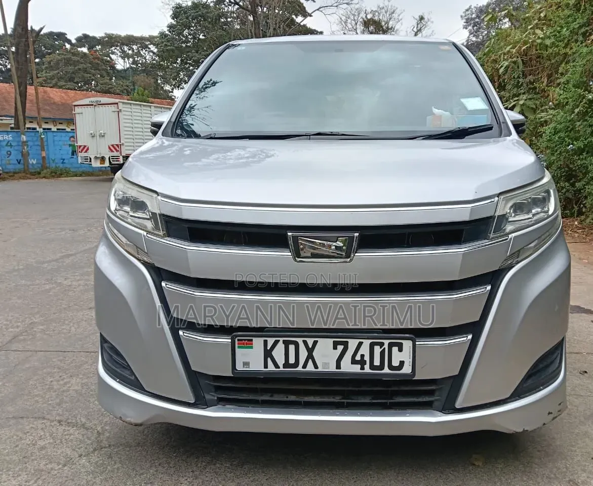 Toyota Noah 2.0 FWD (8 Seater) 2018 Silver