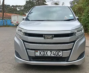 Toyota Noah 2.0 FWD (8 Seater) 2018 Silver
