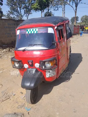 Piaggio Scooter 2025 Red