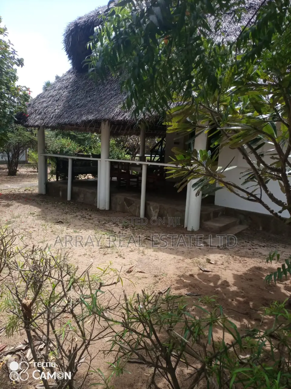 Furnished 2bdrm Villa in Town Centre for sale