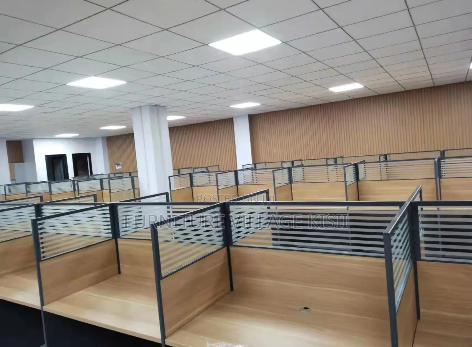 Office Furniture; 6- Way Modular Workstation.