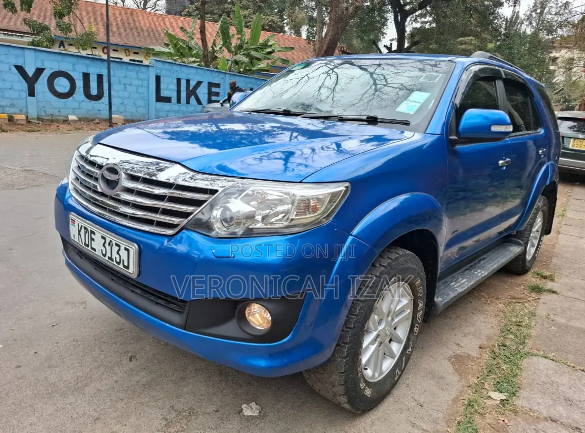 Toyota Fortuner 2012 Blue