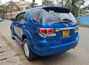 Toyota Fortuner 2012 Blue