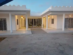 2 Br Villa in Half Acre 28M