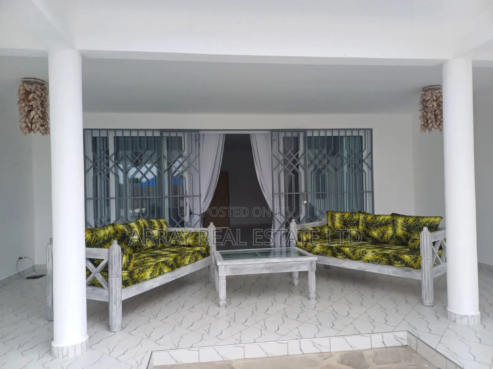 2 Br Villa in Half Acre 28M