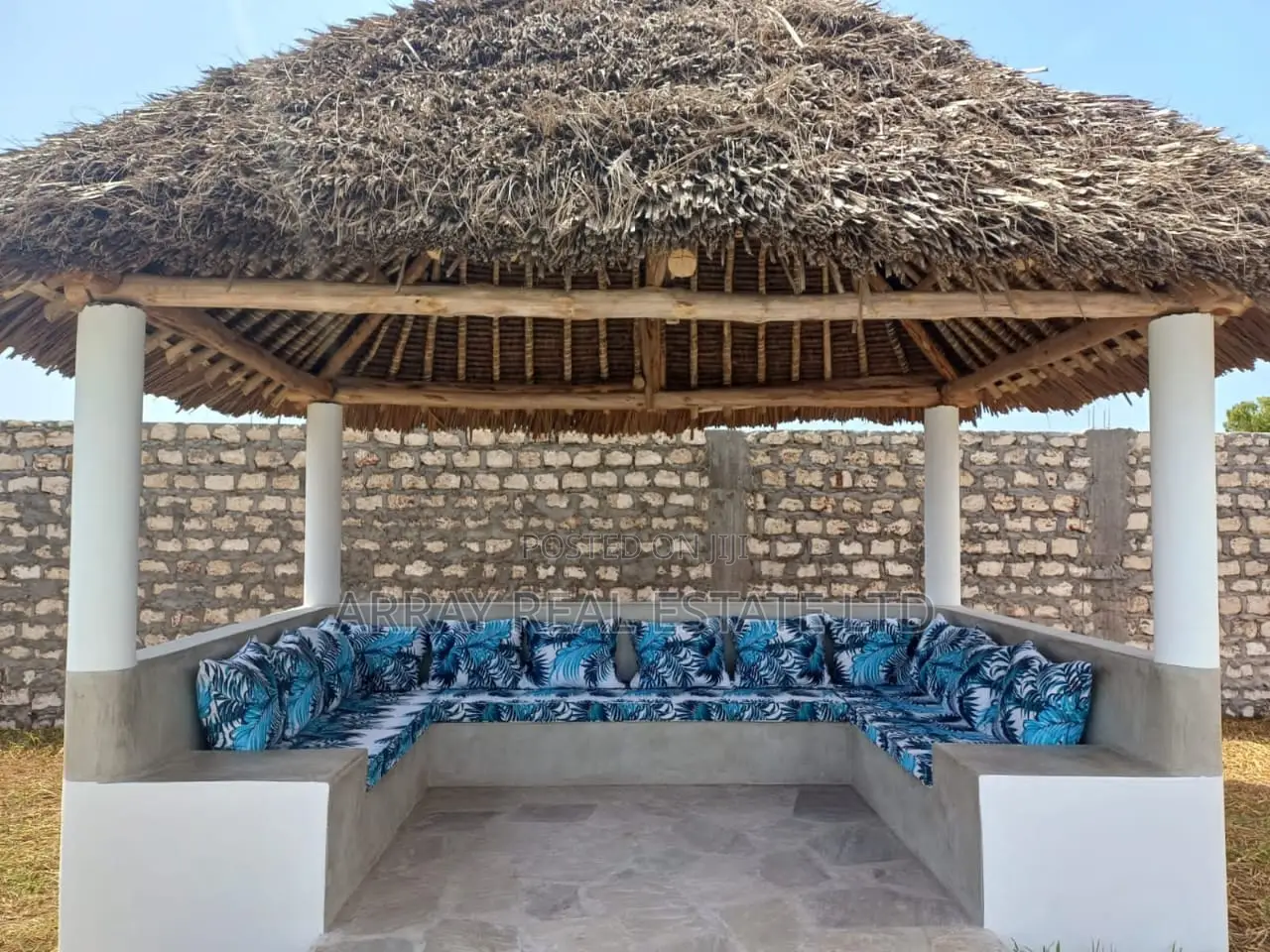 2 Br Villa in Half Acre 28M