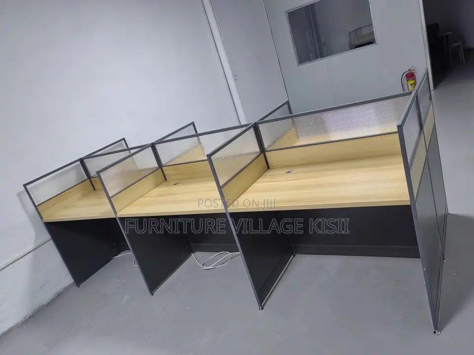 Office Furniture; 6- Way Modular Workstation.