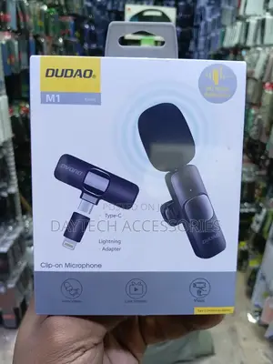 Dudao M1 Clip-on Wireless Lavalier Microphone.