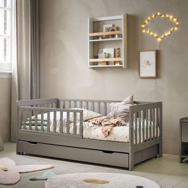 Crib Bed; Durable Wooden Crib Bed for Babies and Toddlers