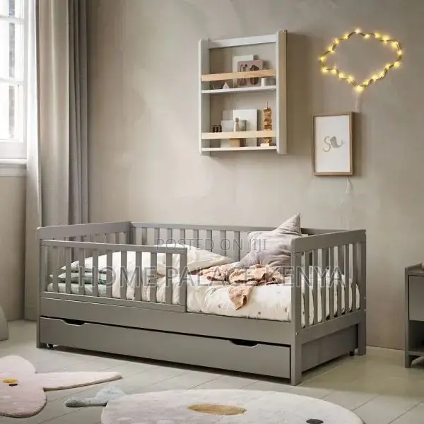 Crib Bed; Durable Wooden Crib Bed for Babies and Toddlers