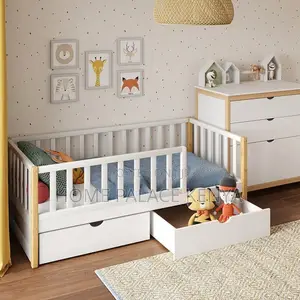 Crib Bed; Durable Wooden Crib Bed for Babies and Toddlers