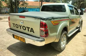 Toyota Hilux 2010 Beige