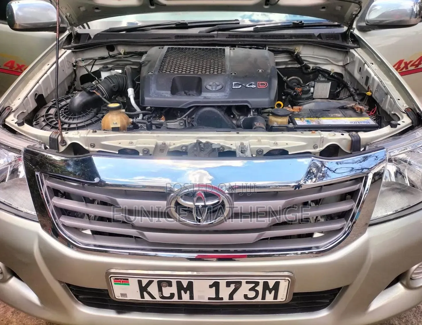 Toyota Hilux 2010 Beige