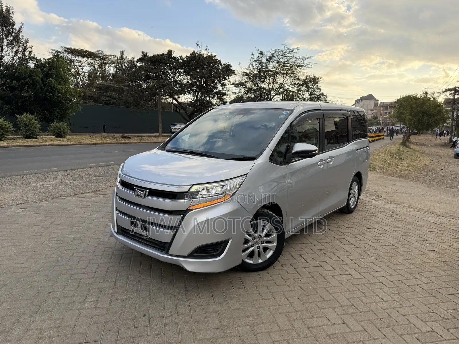 Toyota Noah 2.0 FWD (8 Seater) 2020 Silver