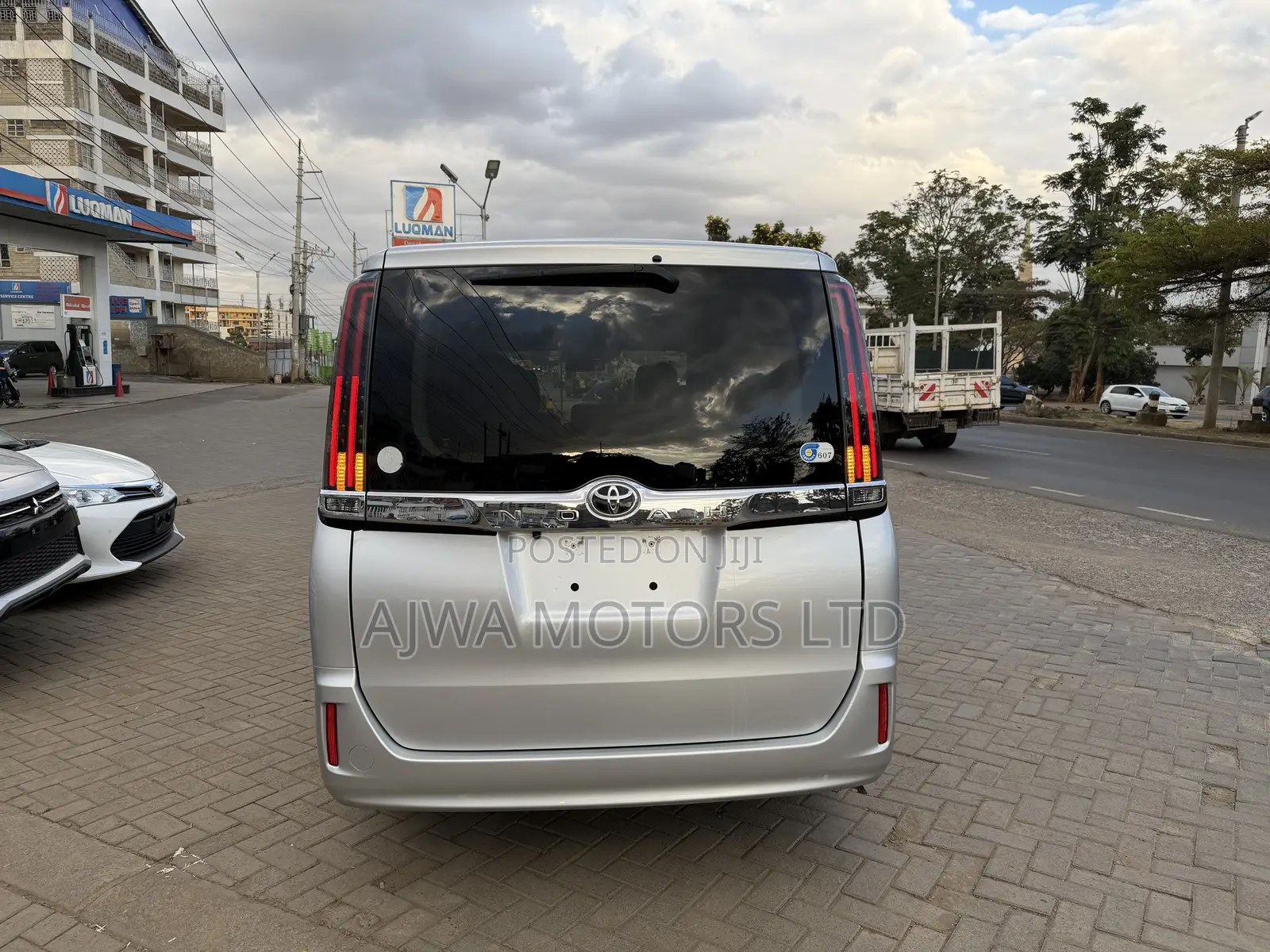 Toyota Noah 2.0 FWD (8 Seater) 2020 Silver