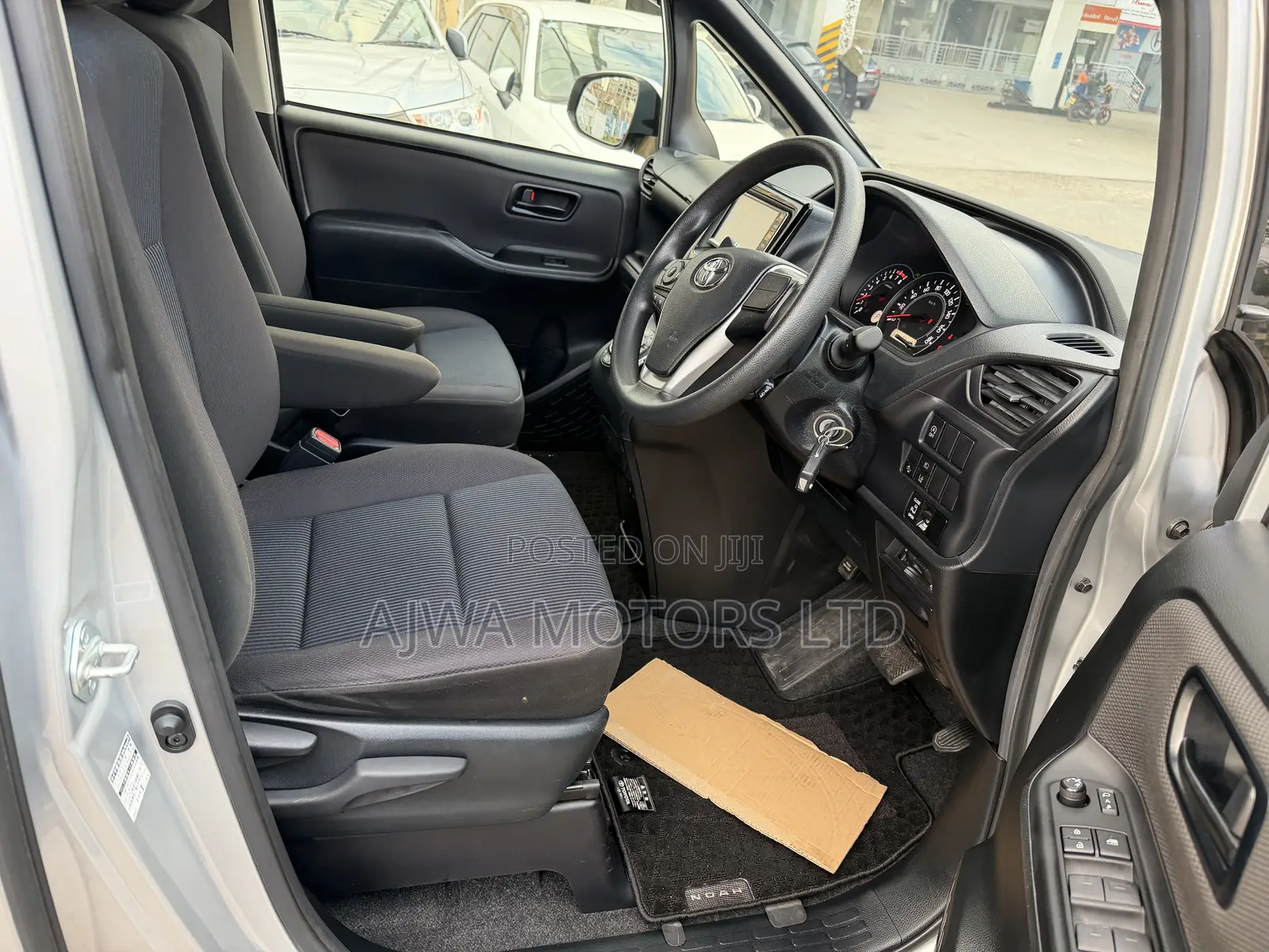 Toyota Noah 2.0 FWD (8 Seater) 2020 Silver