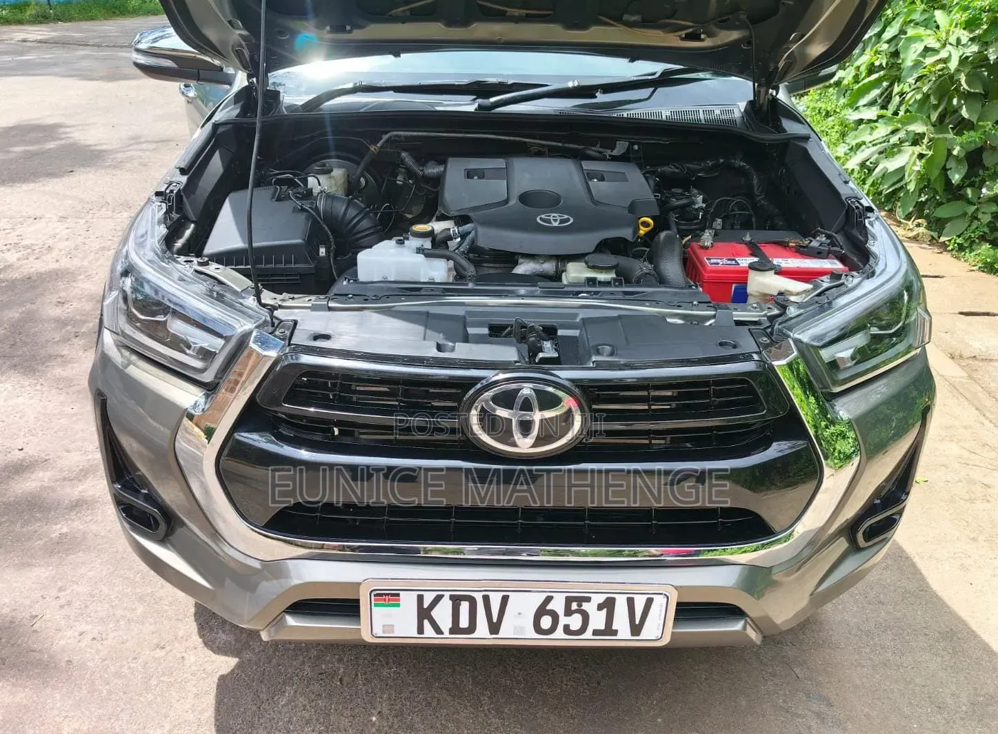 Toyota Hilux 2023 Gray