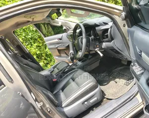 Toyota Hilux 2023 Gray
