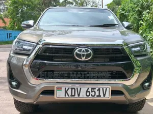 Toyota Hilux 2023 Gray