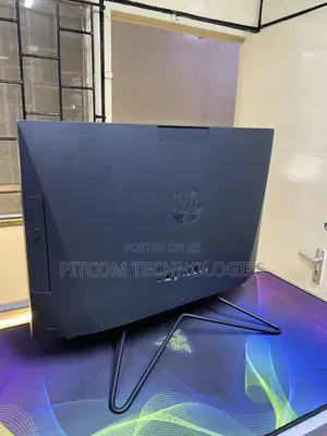 Desktop Computer HP 200 G4 22 All-in-One 12GB Intel Core i5 HDD 1T