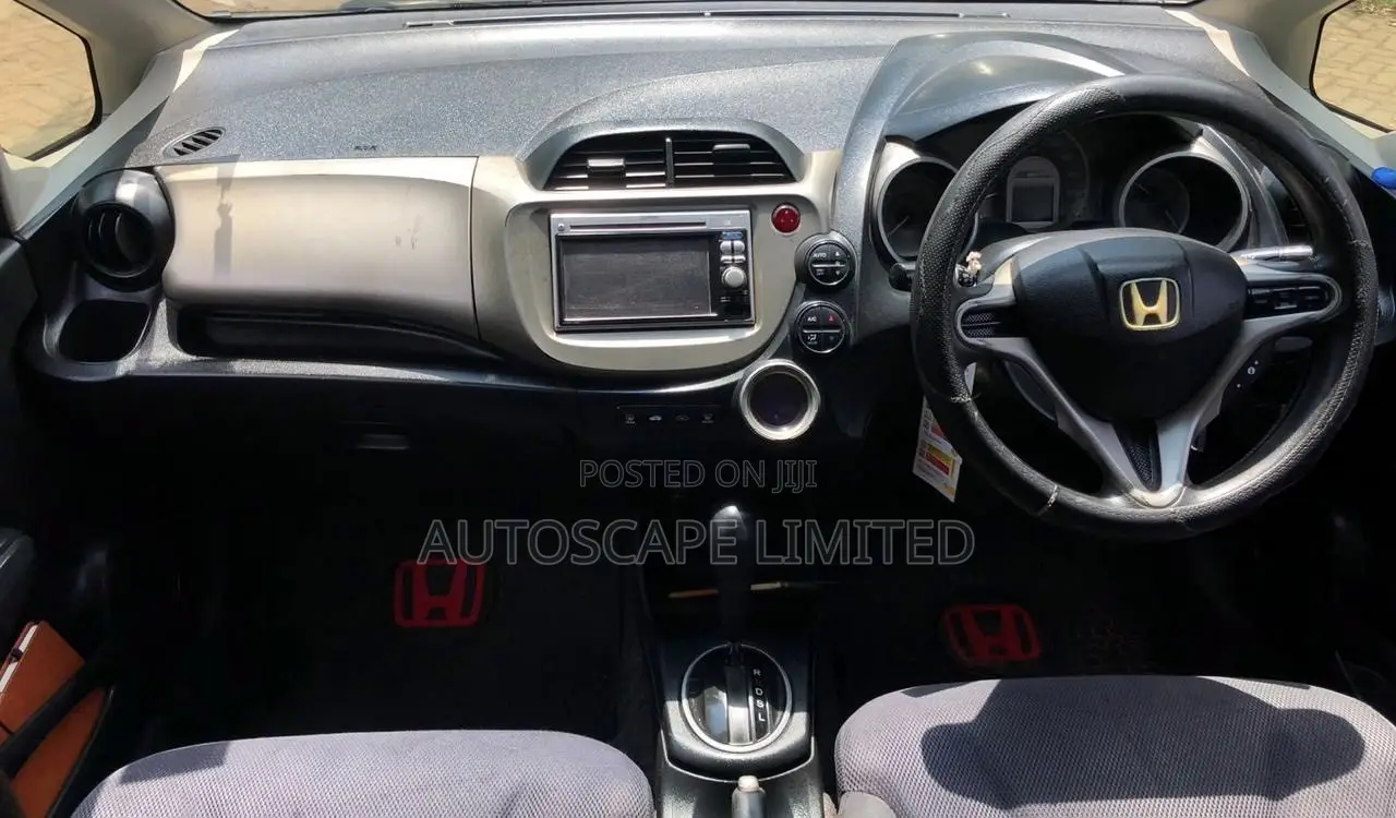 Honda Fit 2012 Silver