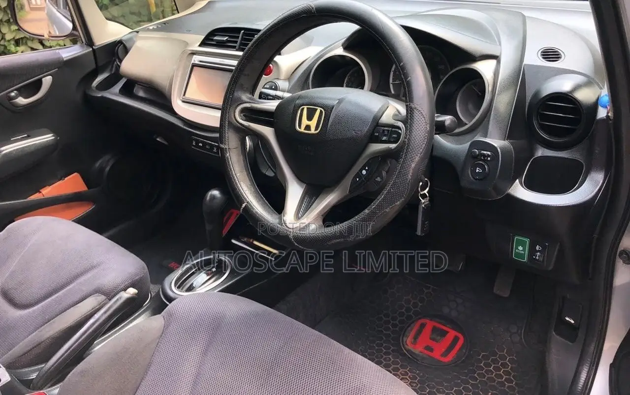 Honda Fit 2012 Silver