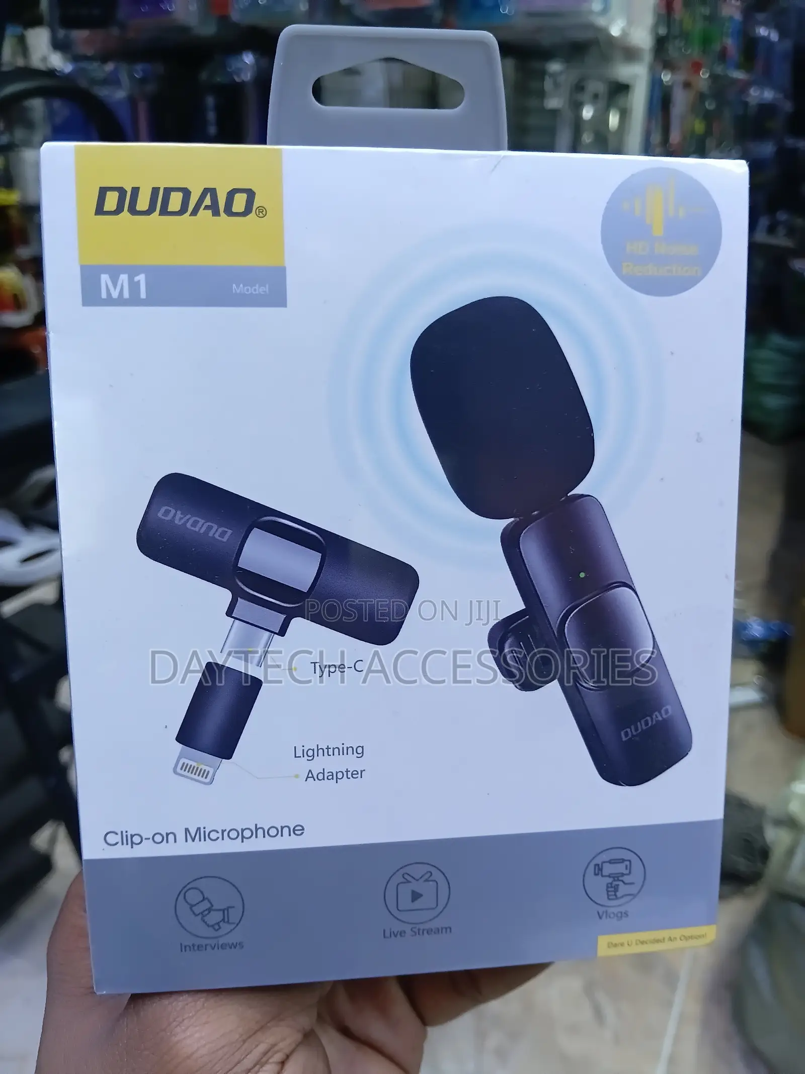 Dudao M1 Clip-on Wireless Microphone Mini Wireless Lapel Microphone.