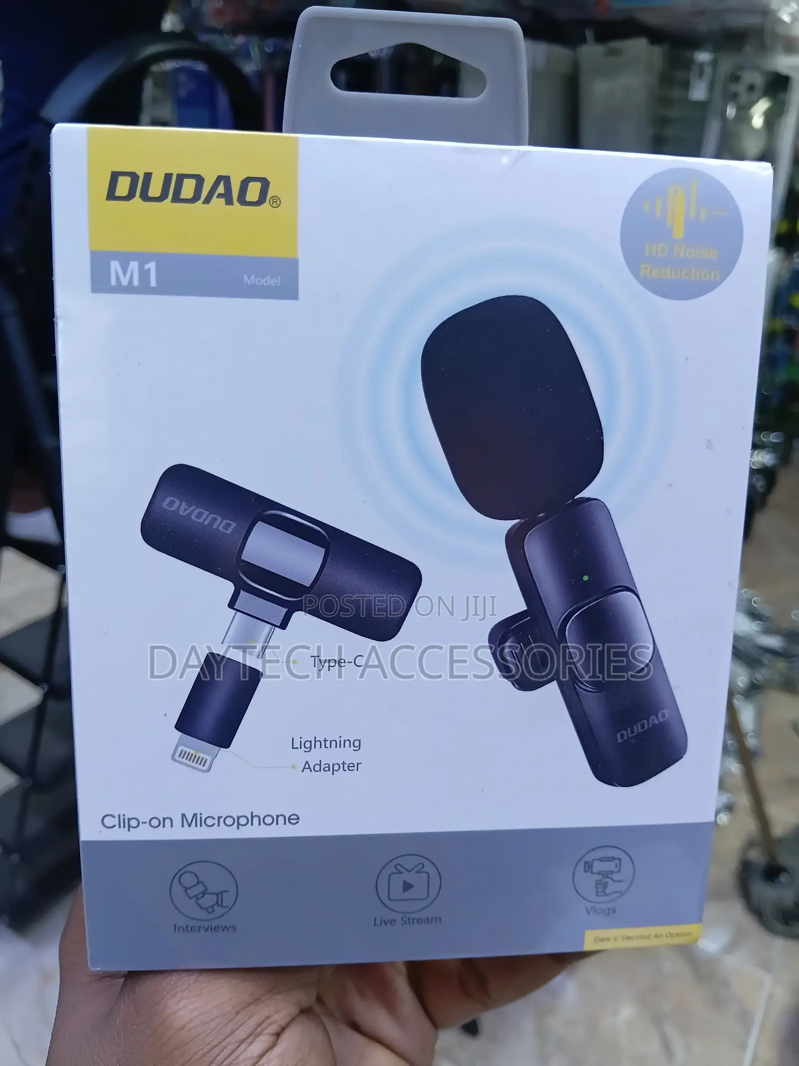 Dudao M1 Clip-on Wireless Microphone Mini Wireless Lapel Microphone.
