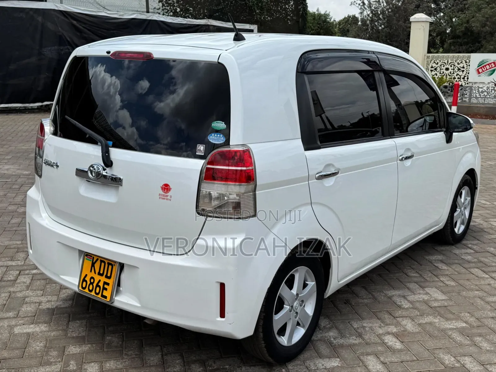 Toyota Spade 2014 White