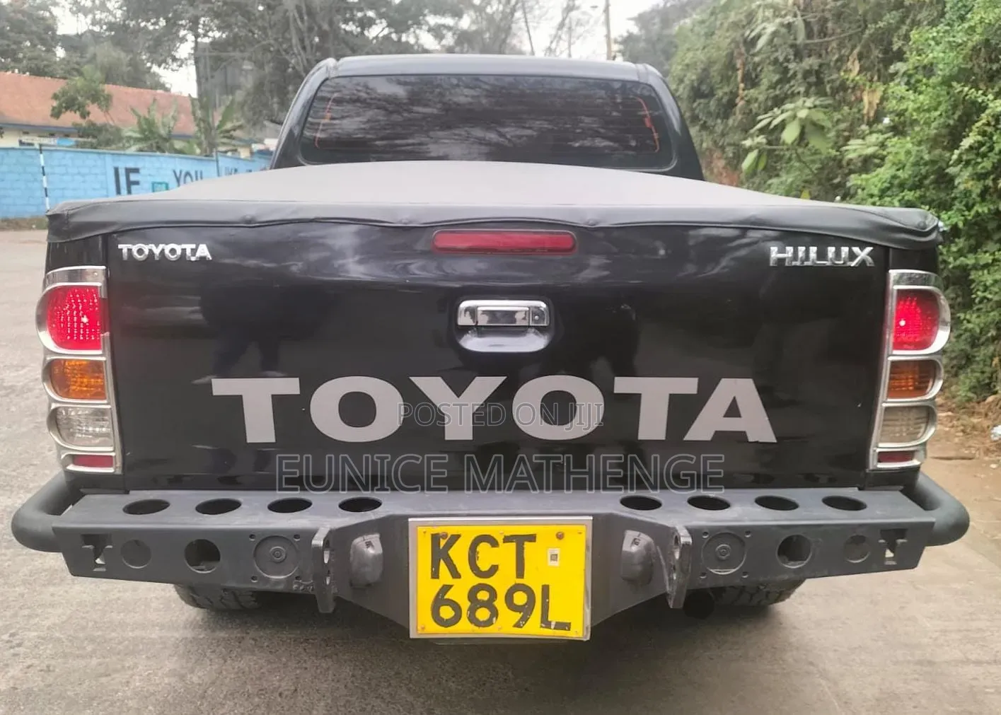 Toyota Hilux 2011 Black