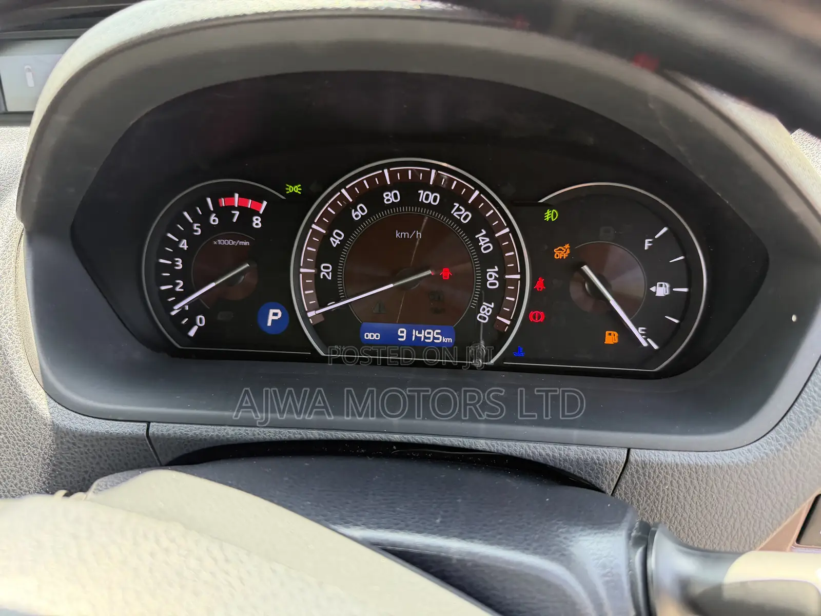 Toyota Esquire 2.0 FWD (7 seater) 2019 Gold