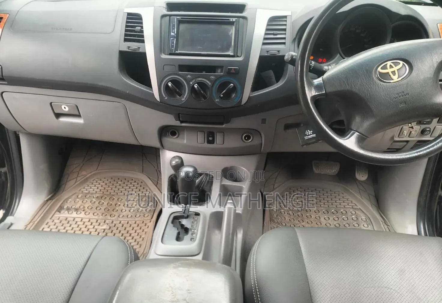 Toyota Hilux 2011 Black