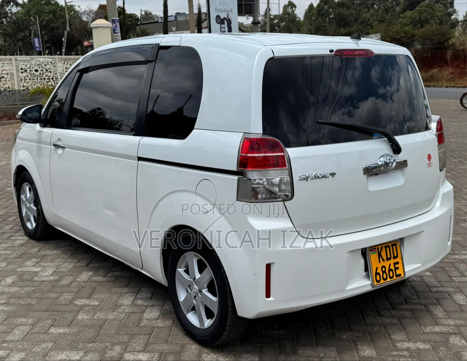 Toyota Spade 2014 White