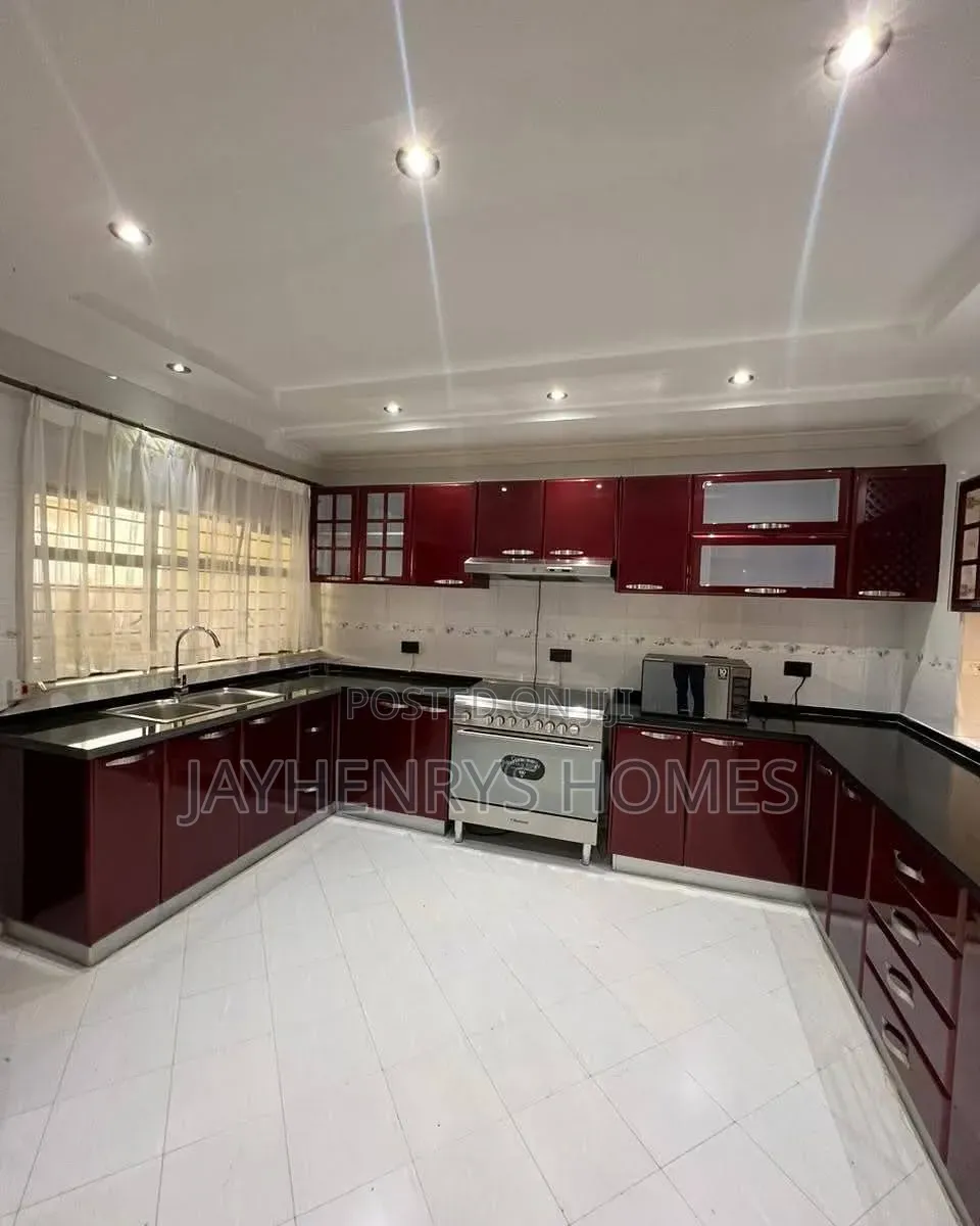 5bdrm House in Muthaiga North for sale