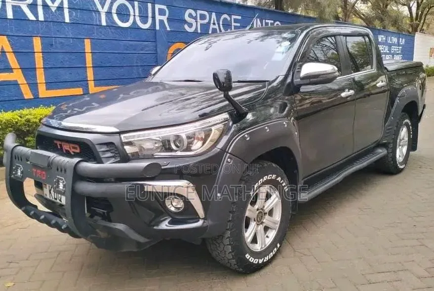 Toyota Hilux 2019 Black