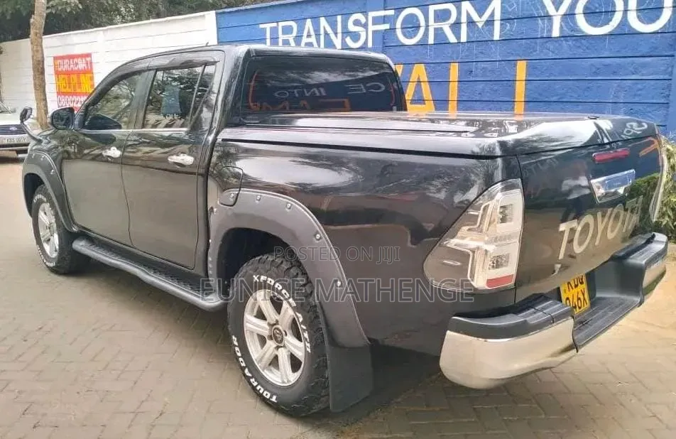 Toyota Hilux 2019 Black
