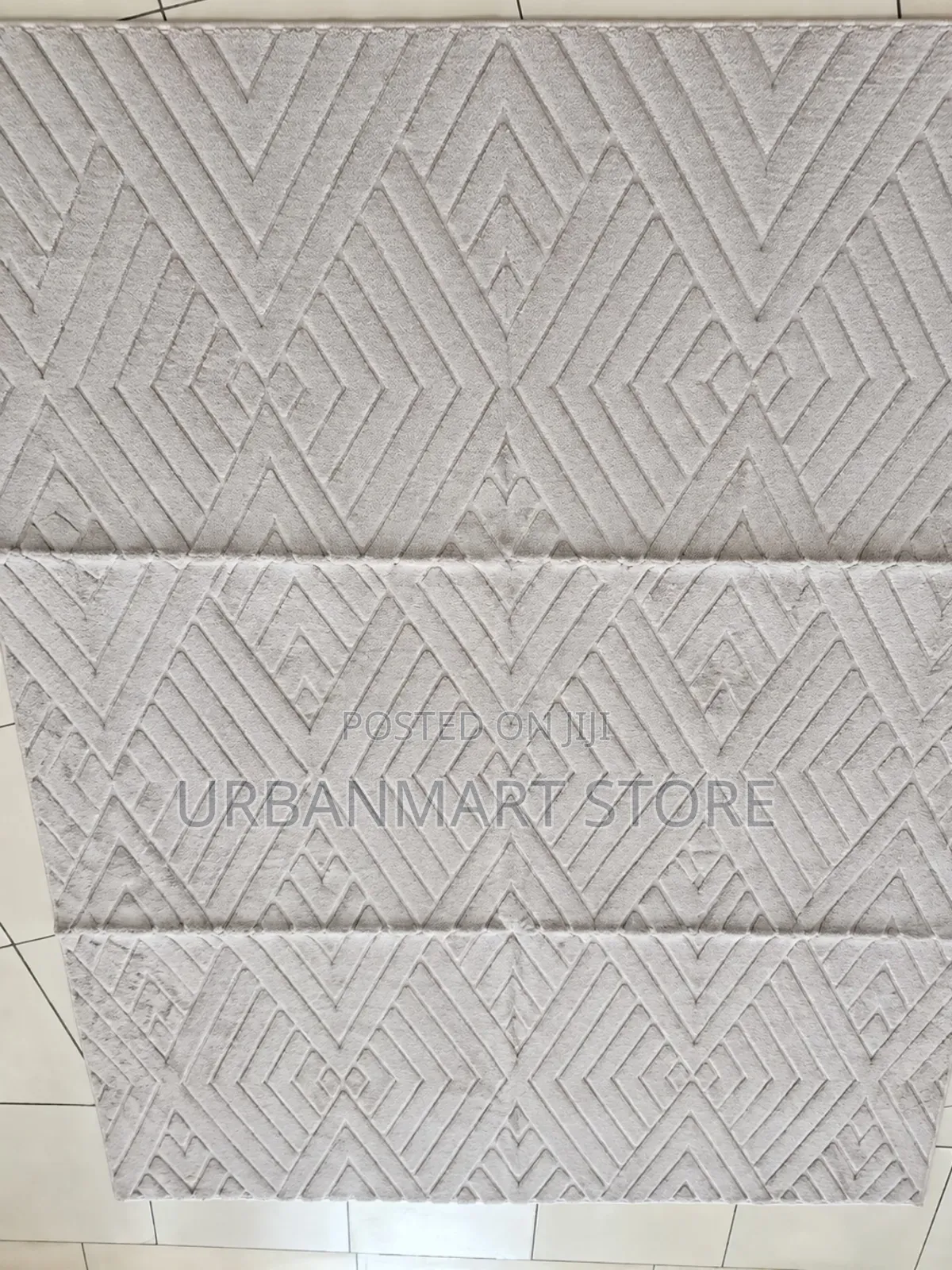 Brand New 5×8 American Carpet – Non Slip and Durable