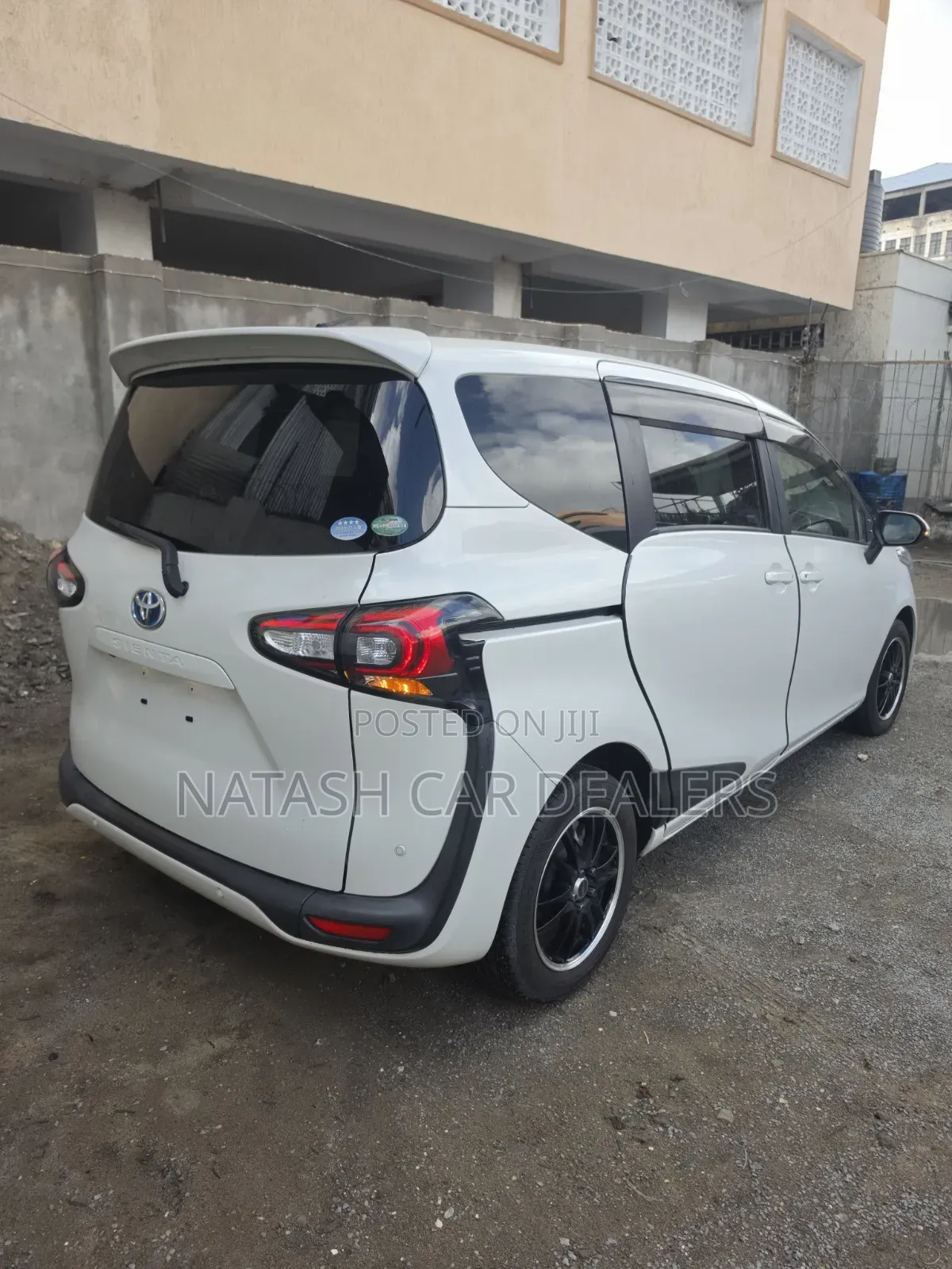 Toyota Sienta 1.5 Hybrid FWD (6-seater) 2019 White