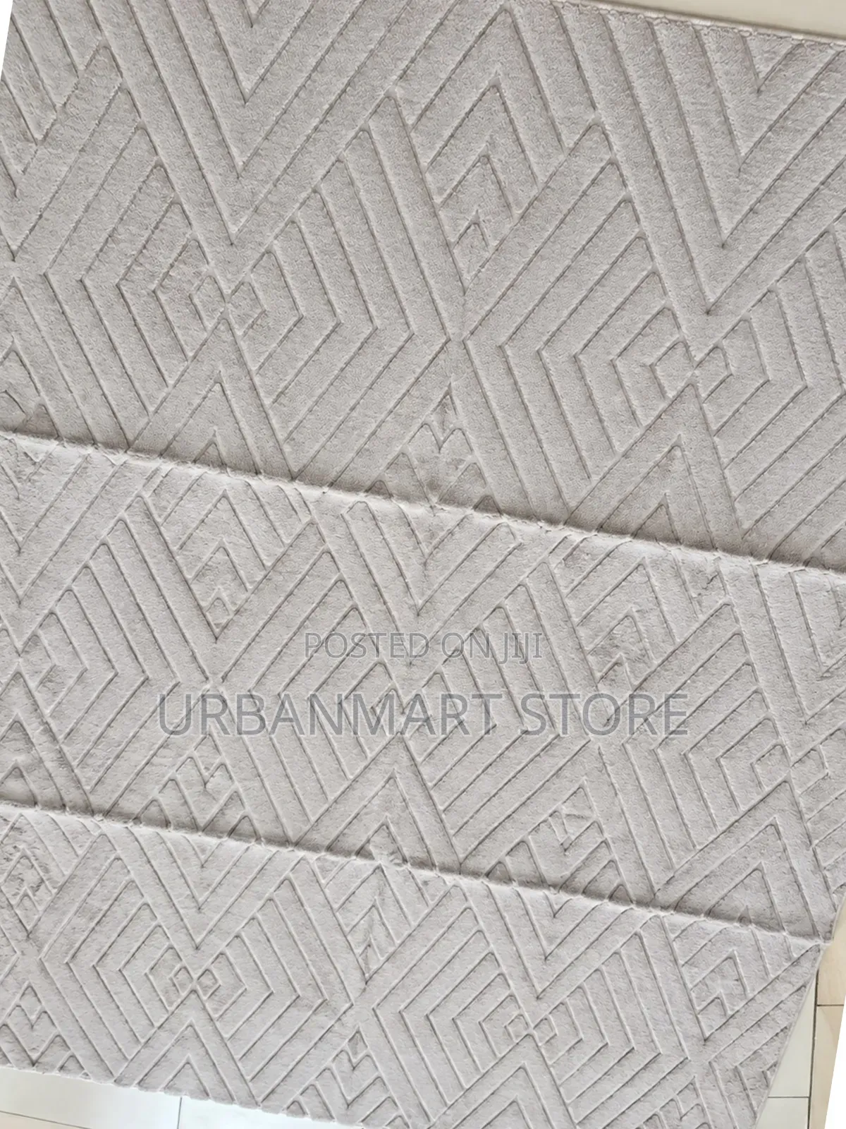 Brand New 5×8 American Carpet – Non Slip and Durable